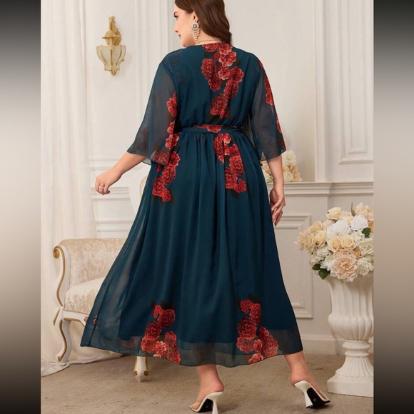 Plus size floral embroidery V neck belted dress - Picture 2 of 6